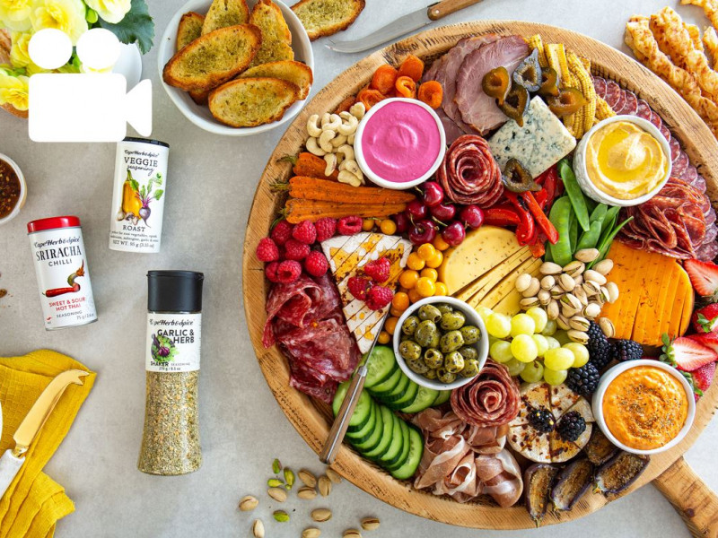 FESTIVE GRAZING PLATTER